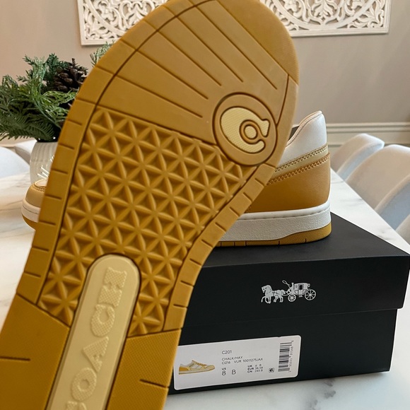 New COACH C201 Sneakers in color combo ‘Chalk/Hay’ - Picture 4 of 4